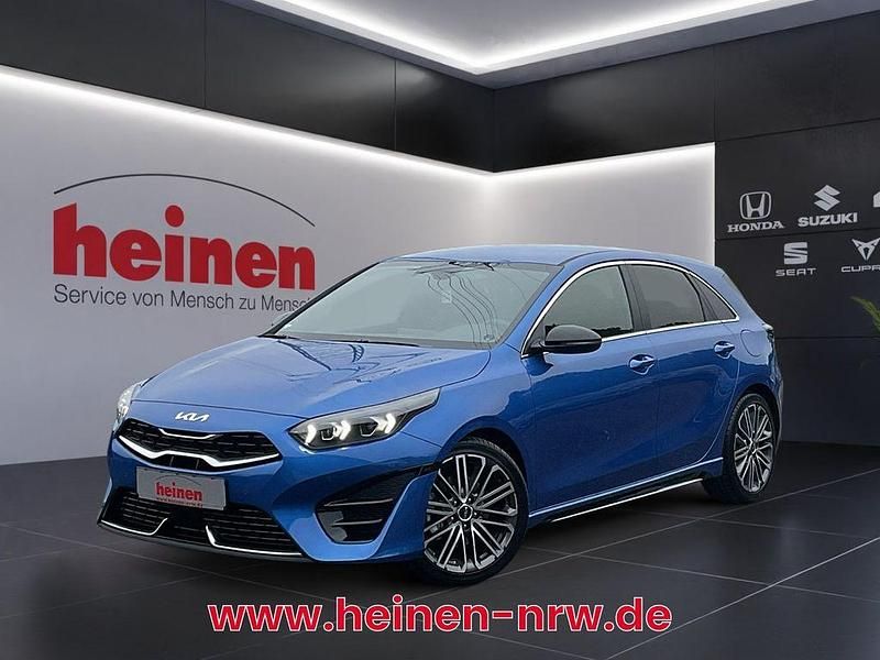Blau Gebraucht 2025 Kia Ceed GT GT-Line Limousine | 27.780 € (Fairer Preis) - Bild 1/4