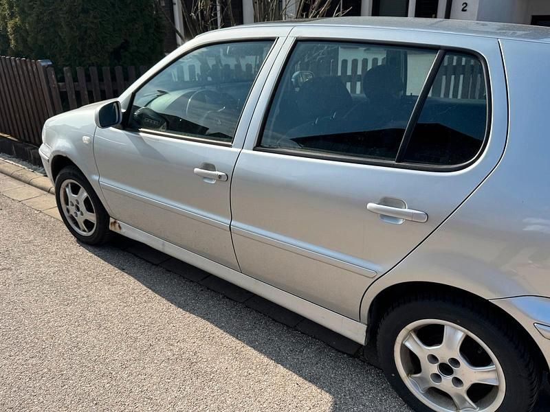 Gebraucht VW Polo 50 PS (36 kW) 2001 Silber Kleinwagen