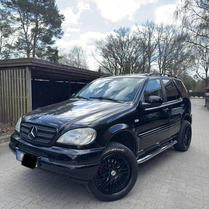 Gebraucht Mercedes ML320 218 PS (160 kW) 2001 Schwarz SUV