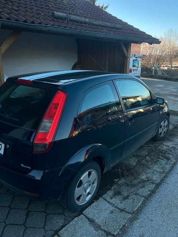 Gebraucht Ford Fiesta 60 PS (44 kW) 2005 Blau Kleinwagen