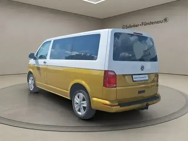Käytetty VW Multivan 102 HP (75 kW) 2018 Andere Tila-auto