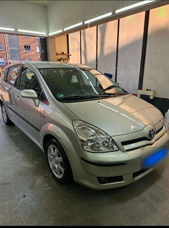Gebraucht 2006 Toyota Corolla Verso Executive Van / Kleinbus | 7.000 € (Etwas zu teuer) - Bild 1/4