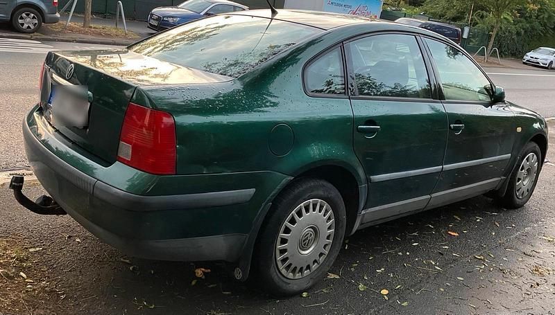 Grün Gebraucht 1999 VW Passat Limousine | 450 € (Superpreis) - Bild 1/4