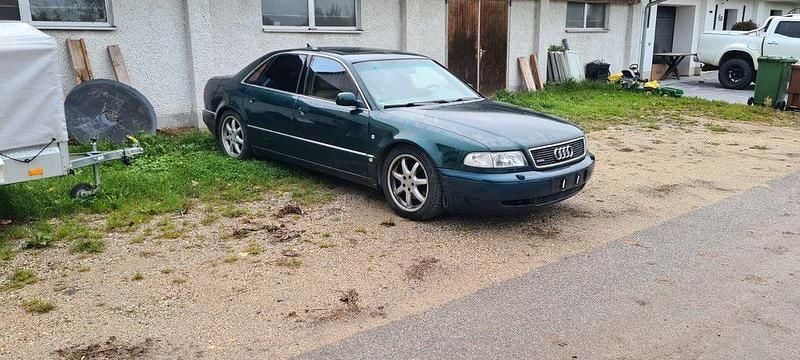 Grün Gebraucht 1997 Audi A8 Sport Limousine | 1.750 € (Guter Preis) - Bild 1/4