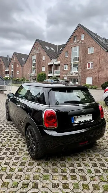 Gebraucht Mini ONE 102 PS (75 kW) 2017 Schwarz Kleinwagen