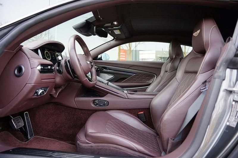 Gebraucht Aston Martin DB12 680 PS (500 kW) 2024 Grau