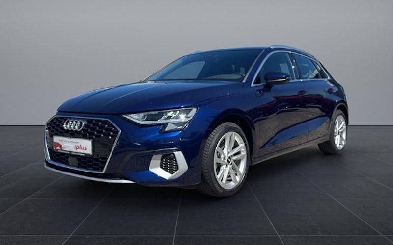 Gebraucht Audi A3 Advanced Plus 110 PS (80 kW) 2023 Navarrablau metallic Limousine