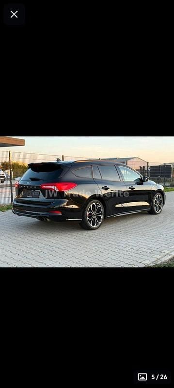 Gebraucht Ford Focus Active X 150 PS (110 kW) 2020 Schwarz Kombi