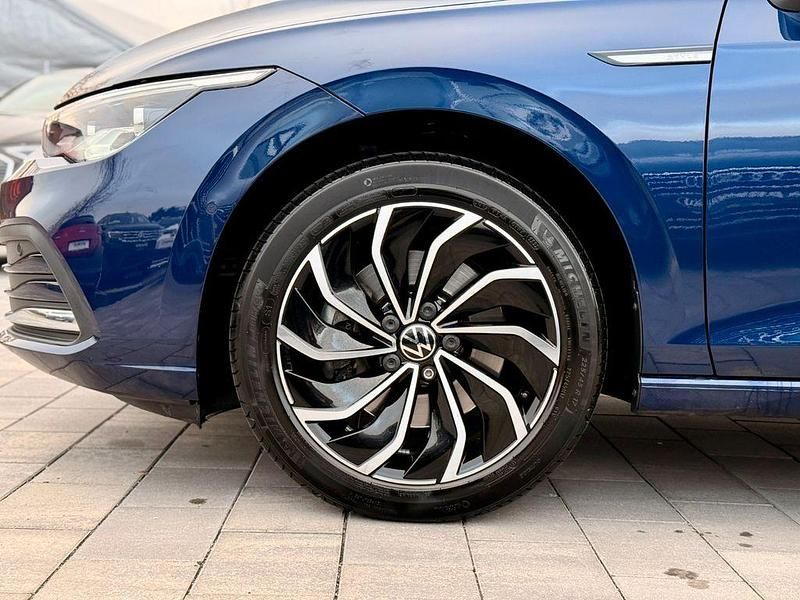 Gebraucht VW Golf VIII Style 190 PS (139 kW) 2022 Blau Limousine