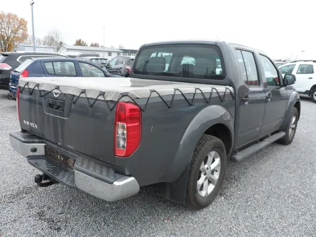 Gebraucht Nissan Navara 144 PS (105 kW) 2015 Grau Pickup