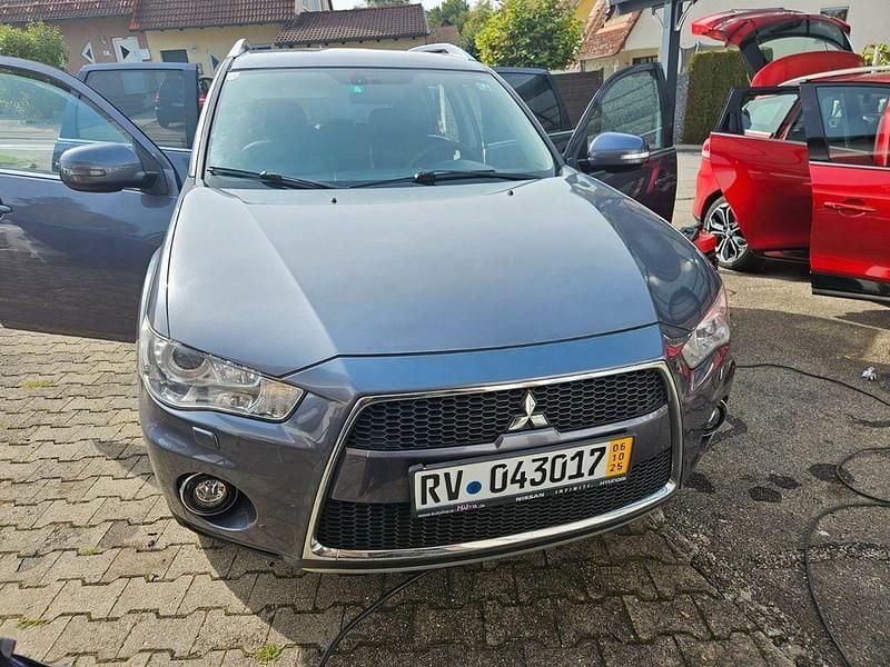 Gebraucht Mitsubishi Outlander 156 PS (114 kW) 2010 Grau SUV