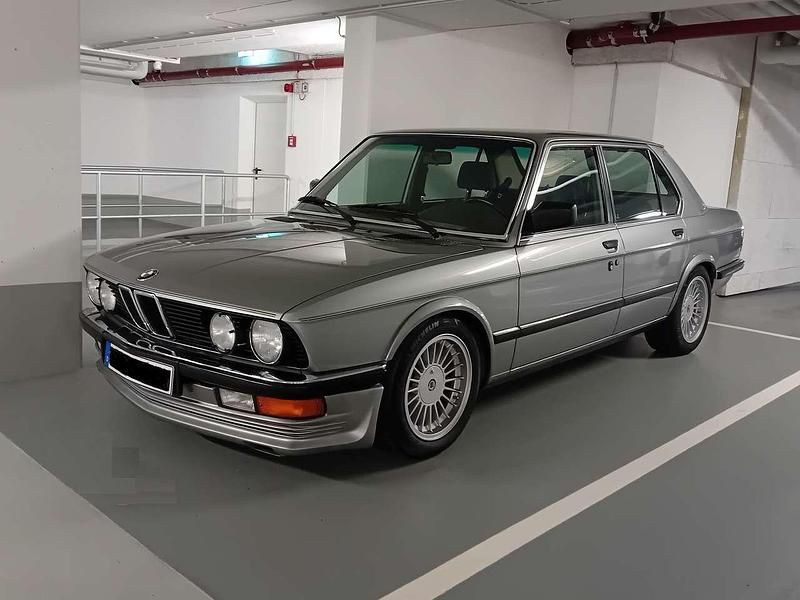 Silber Gebraucht 1986 BMW 535 Limousine | 37.800 € - Bild 1/4