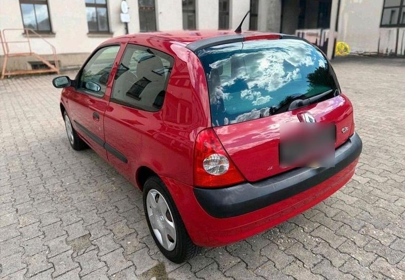 Gebraucht Renault Clio II 58 PS (42 kW) 2001 Rot Limousine