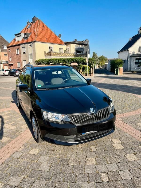 Schwarz Gebraucht 2016 Skoda Fabia Cool Edition Kombi | 8.000 € (Fairer Preis) - Bild 1/4