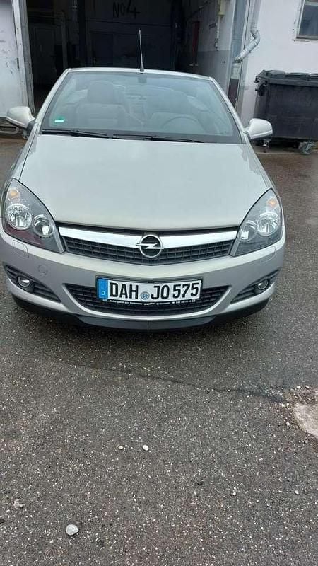 Gebraucht 2010 Opel Astra Cabriolet Edition Cabrio | 3.300 € (Superpreis) - Bild 1/4