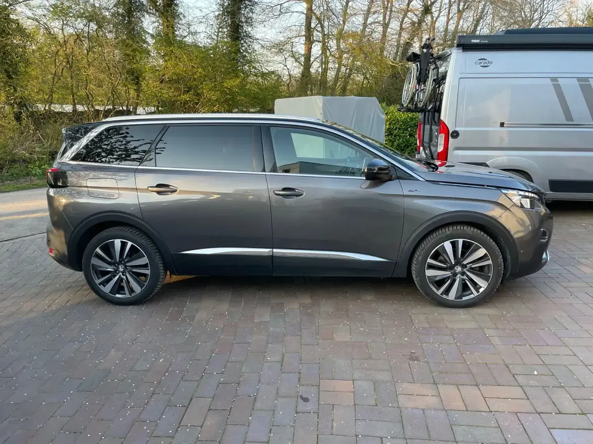 Gebraucht Peugeot 5008 GT 177 PS (130 kW) 2020 Grau SUV