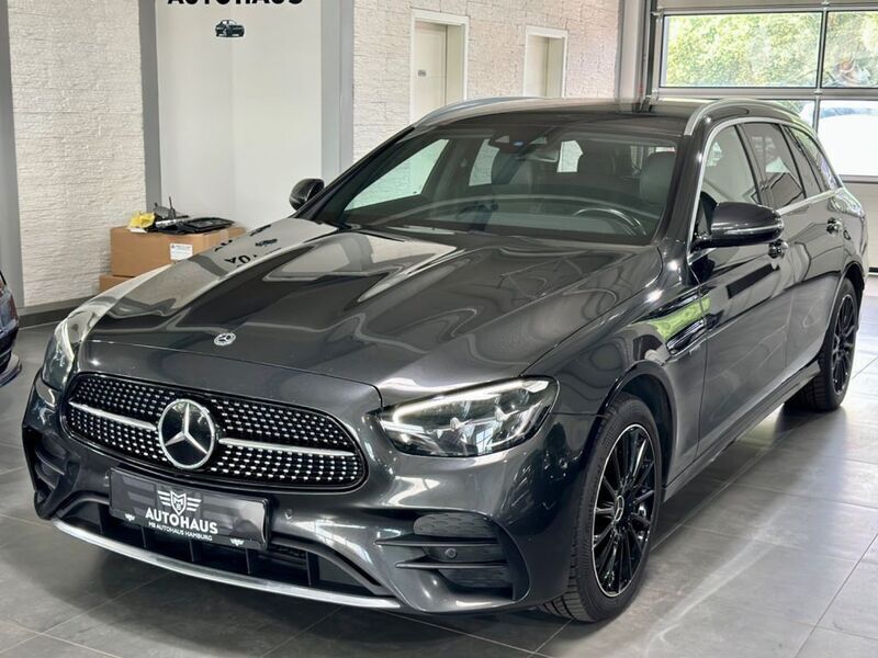 Grau Gebraucht 2021 Mercedes E300 AMG Limousine | 31.190 € (Etwas zu teuer) - Bild 1/4