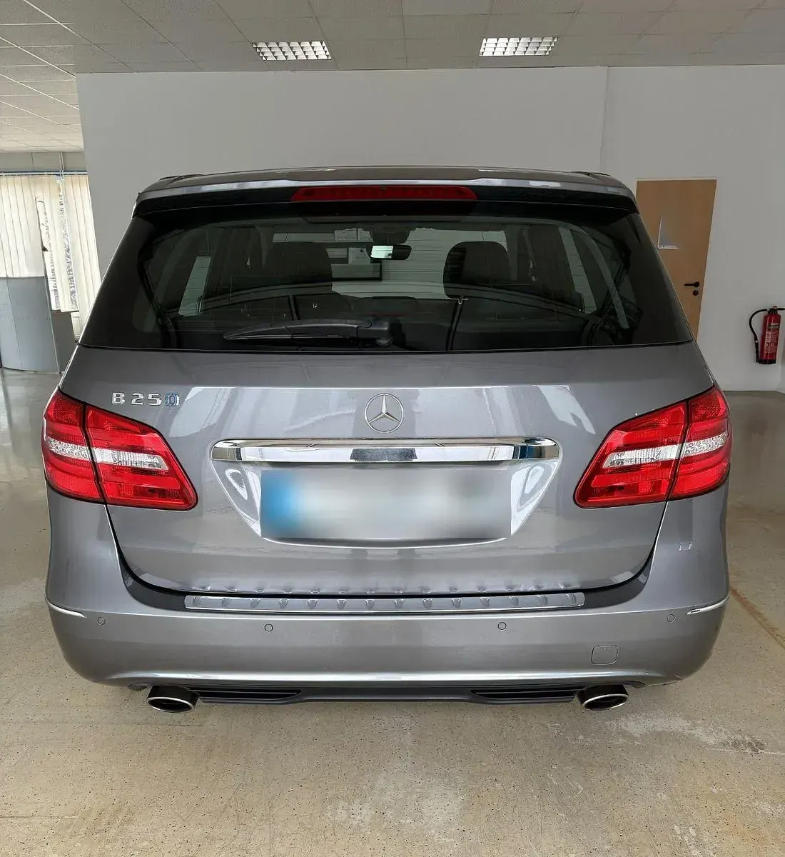 Gebraucht Mercedes B250 211 PS (155 kW) 2013 Grau Kleinwagen