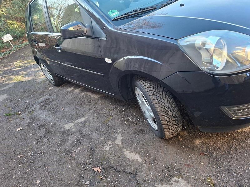 Gebraucht Ford Fiesta 70 PS (51 kW) 2008 Schwarz Kleinwagen