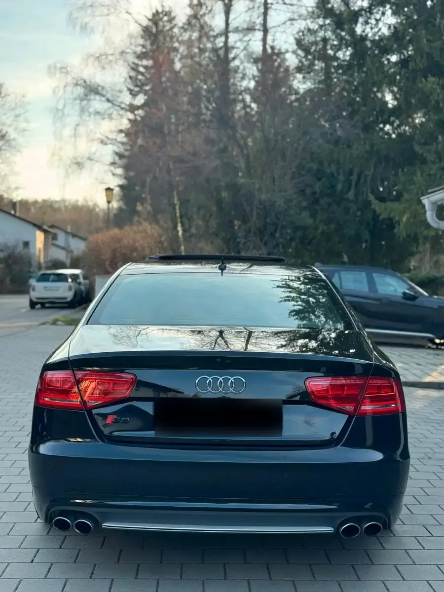 Gebraucht Audi S8 520 PS (382 kW) 2012 Schwarz Limousine