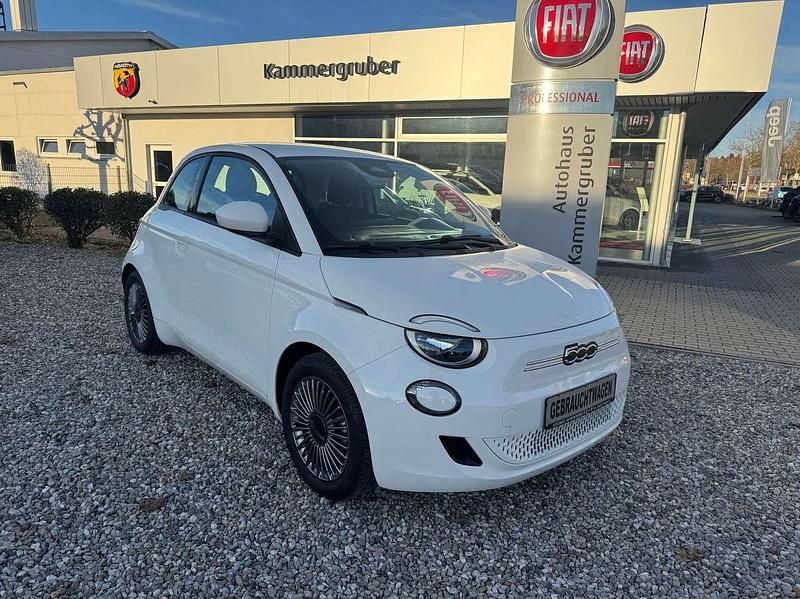Gebraucht Fiat 500e 86 kW (118 PS) 2023 Gelatto weiß Kleinwagen