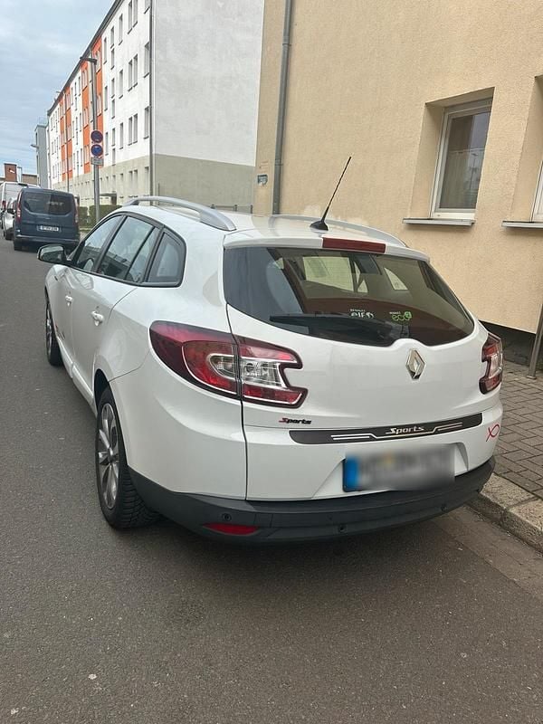 Gebraucht Renault Mégane III 110 PS (80 kW) 2014 Weiß Kombi
