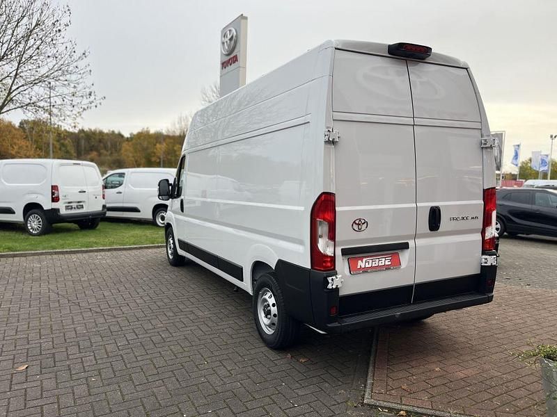 Neu Toyota Proace 140 PS (102 kW) 2025 Icy white Van / Kleinbus