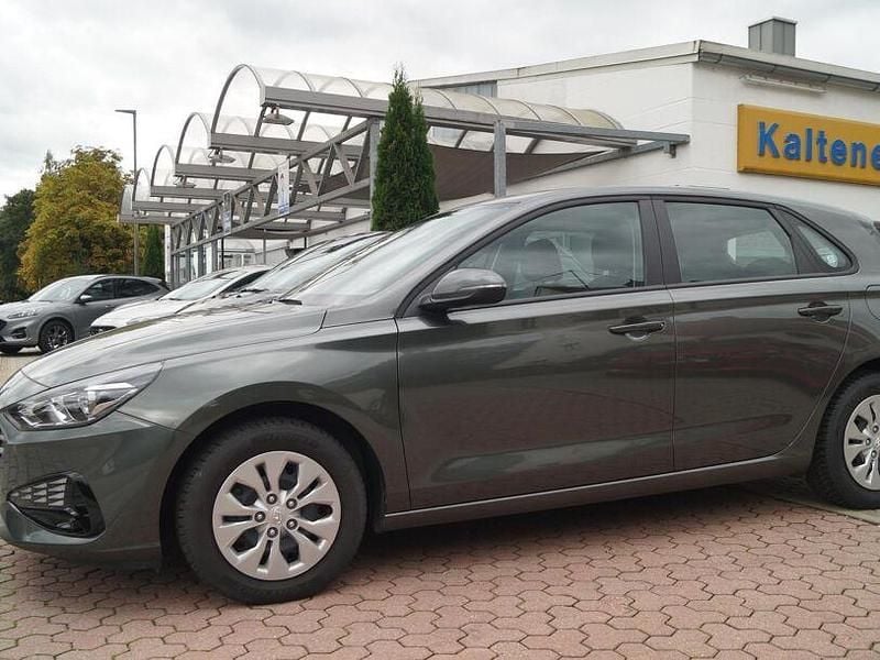 Andere Gebraucht 2022 Hyundai i30 Classic Limousine | 15.470 € (Guter Preis) - Bild 1/4