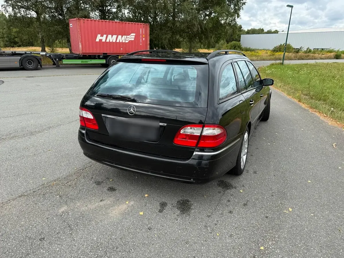 Gebraucht Mercedes E320 Avantgarde 224 PS (164 kW) 2006 Schwarz Kombi