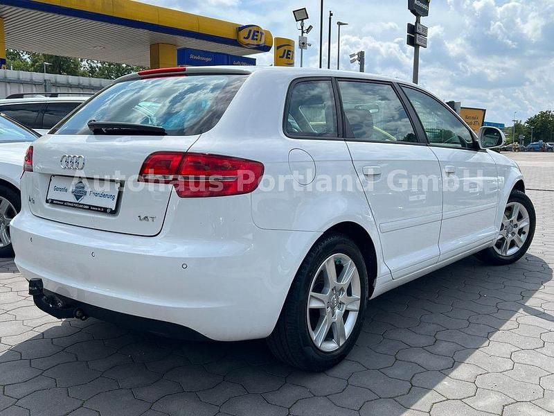 Gebraucht Audi A3 Attraction 125 PS (91 kW) 2009 Weiß Limousine