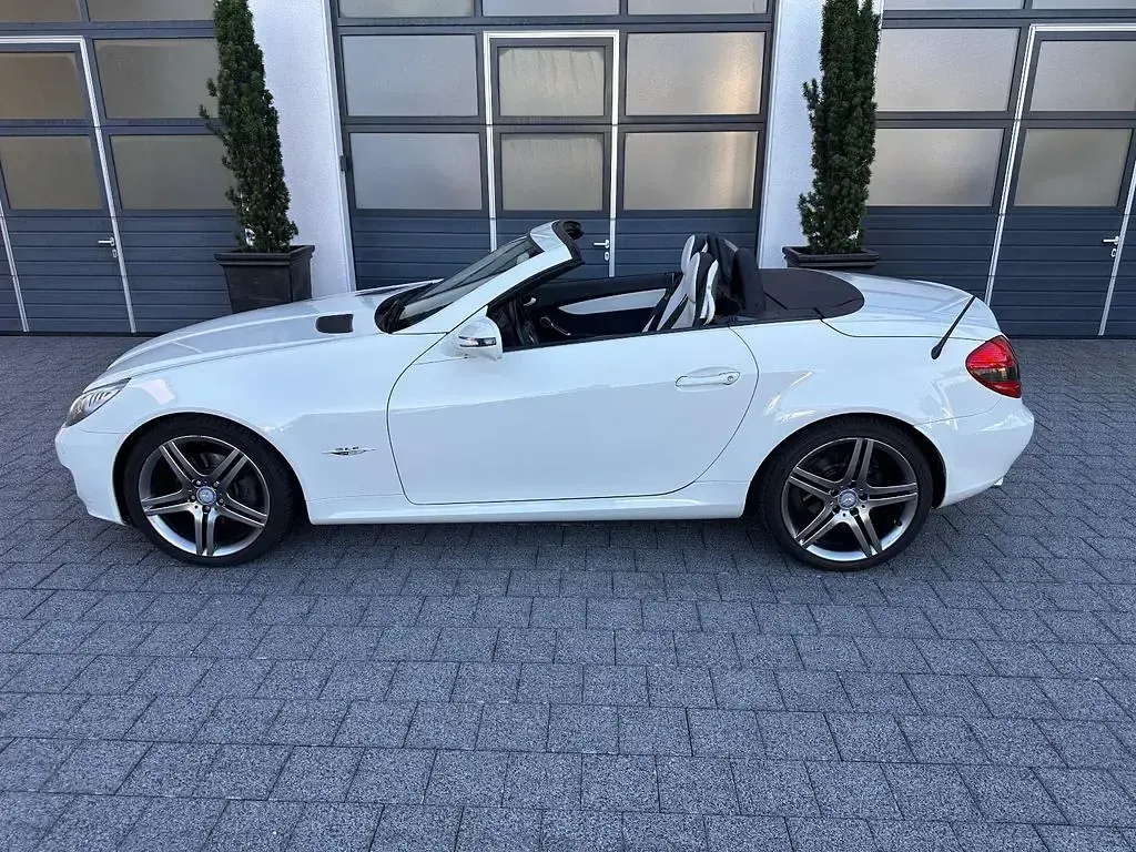 Gebraucht Mercedes SLK300 2LOOK Edition 231 PS (169 kW) 2009 Weiß Cabrio