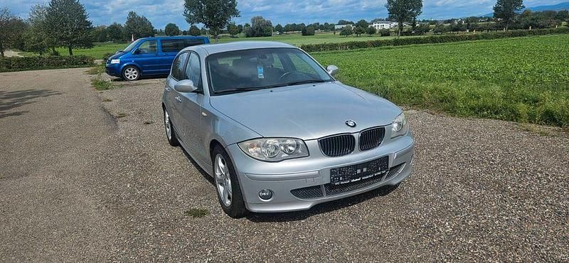Silber Gebraucht 2005 BMW 116 Kleinwagen | 3.999 € (Fairer Preis) - Bild 1/4