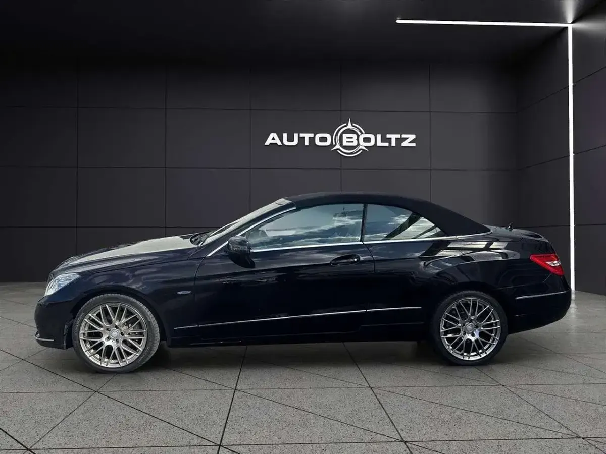 Gebraucht Mercedes E200 Elegance 184 PS (135 kW) 2010 Obsidianschwarz Cabrio