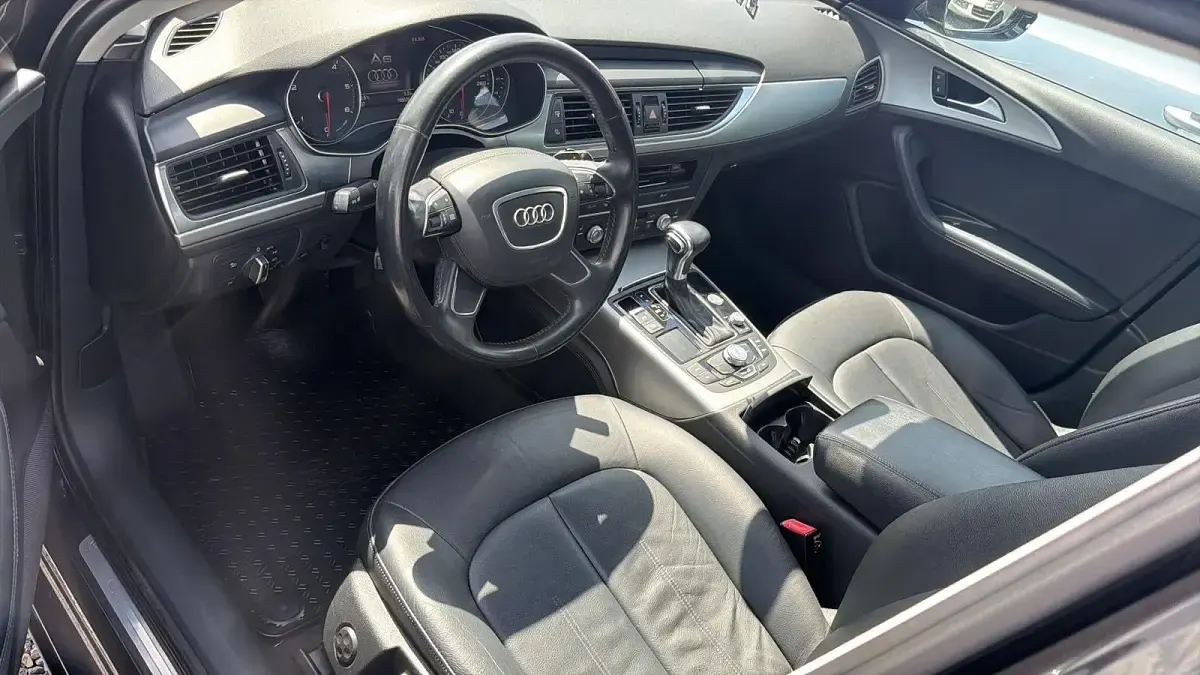 Gebraucht Audi A6 177 PS (130 kW) 2013 Schwarz Kleinwagen