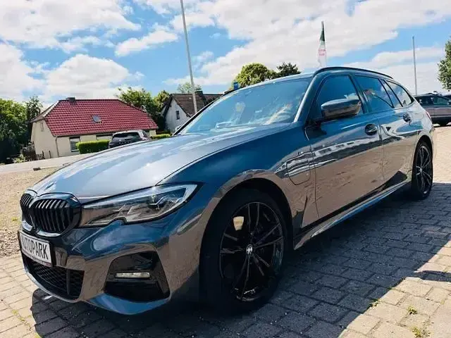 Gebraucht BMW 330e M Sport 113 PS (83 kW) 2021 Andere Kombi