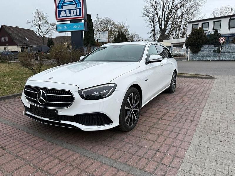 Gebraucht Mercedes E300 306 PS (225 kW) 2021 Weiß Kombi