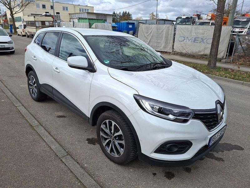 Gebraucht Renault Kadjar Zen 140 PS (102 kW) 2022 Weiß SUV