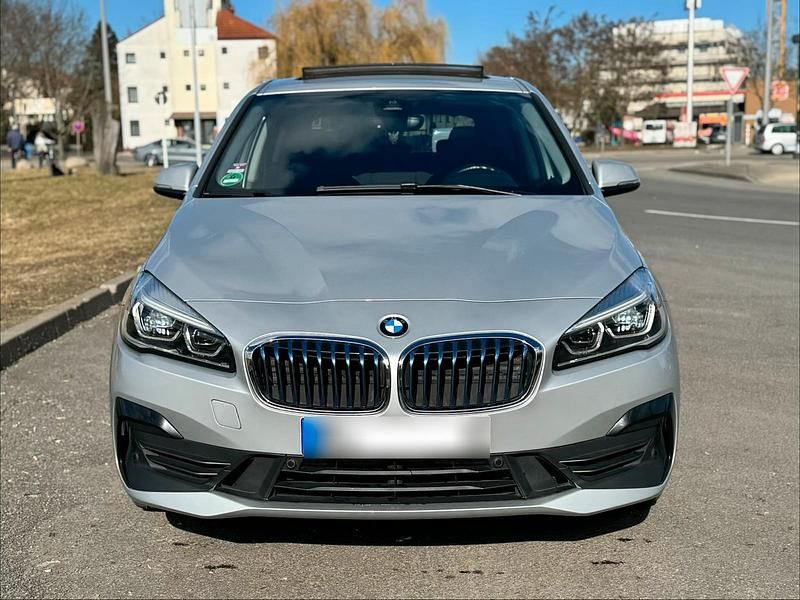 Gebraucht BMW 225 224 PS (164 kW) 2019 Silber Van / Kleinbus