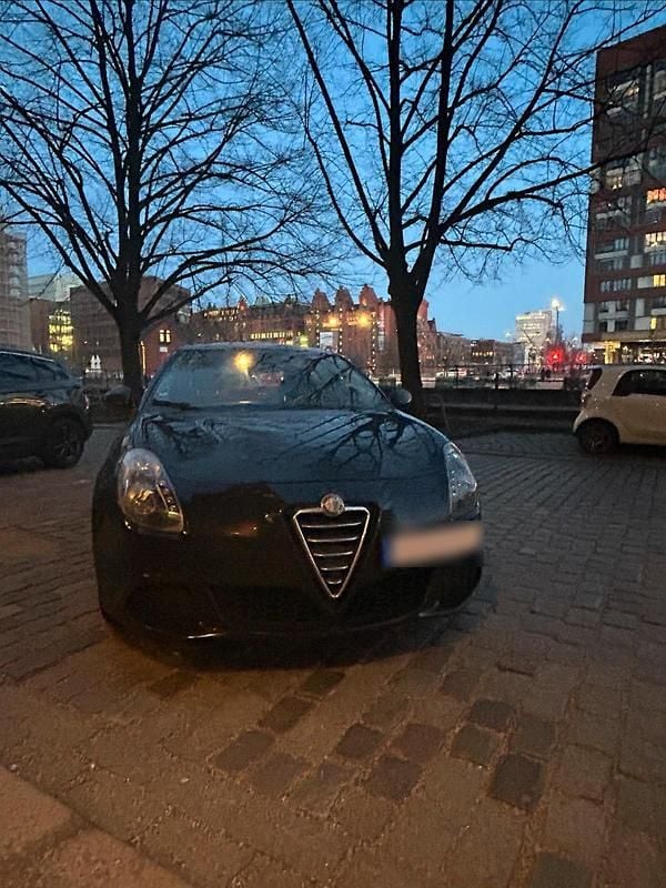 Gebraucht Alfa Romeo Giulietta 120 PS (88 kW) 2011 Schwarz Kleinwagen
