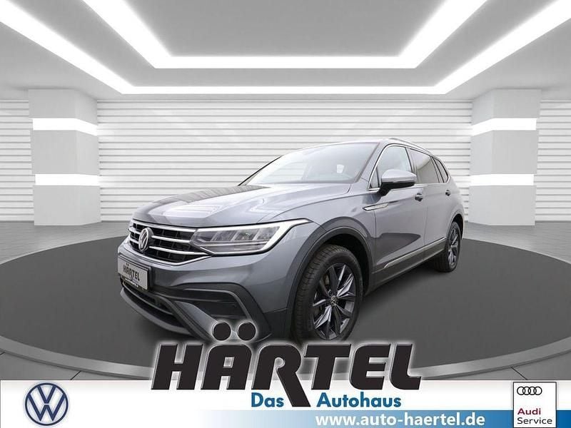 Platinum grey, metallic Gebraucht 2022 VW Tiguan Allspace Life SUV | 30.600 € (Fairer Preis) - Bild 1/4