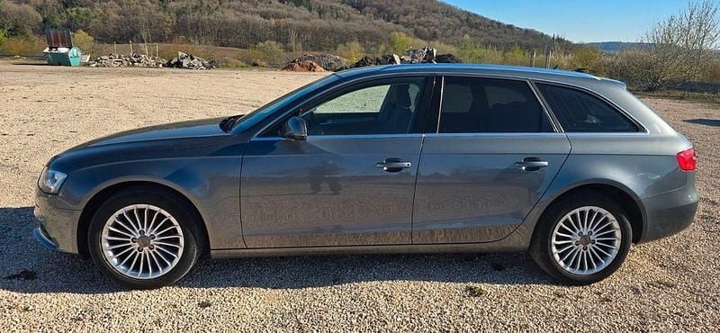 Gebraucht Audi A4 Attraction 120 PS (88 kW) 2014 Grau Kombi