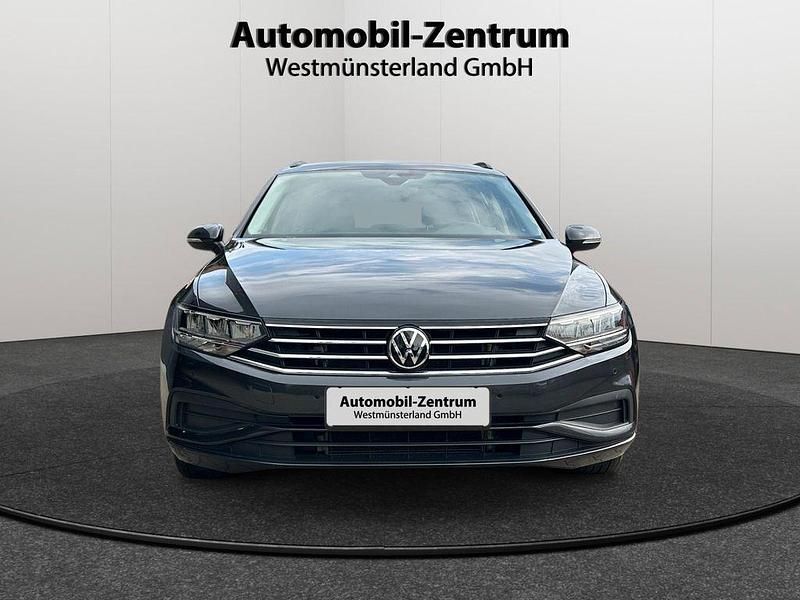 Gebraucht VW Passat Conceptline 150 PS (110 kW) 2023 Grau Kombi