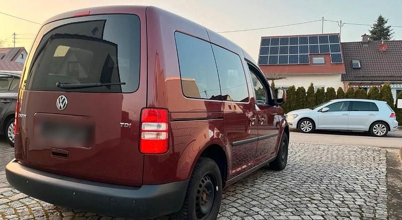 Usata VW Caddy 102 CV (75 kW) 2015 Rosso Monovolume