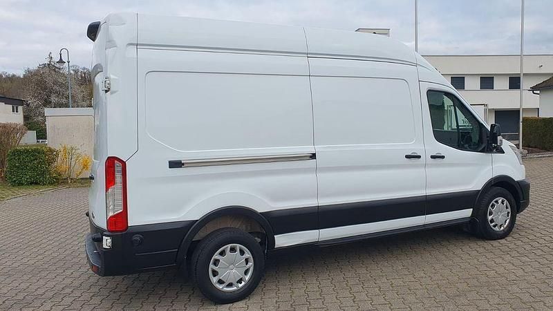 Gebraucht Ford Transit 131 PS (96 kW) 2021 Weiß Van / Kleinbus