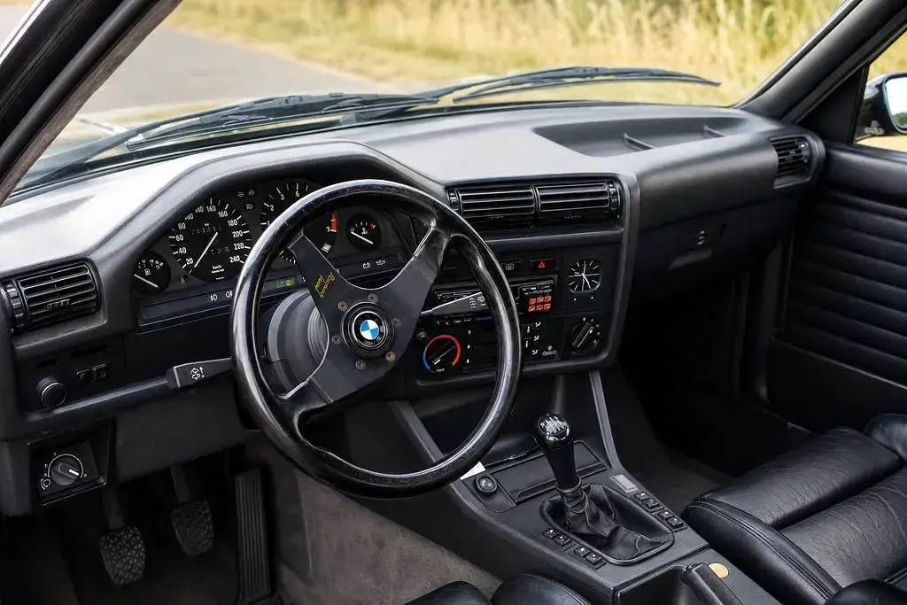 Gebraucht BMW 320 Cabriolet 129 PS (94 kW) 1989 Schwarz Cabrio