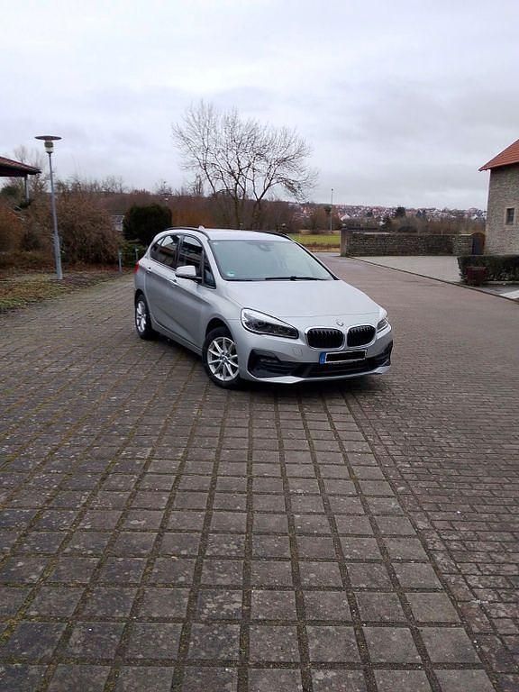 Gebraucht BMW 218 Active Tourer 150 PS (110 kW) 2020 Silber Van / Kleinbus