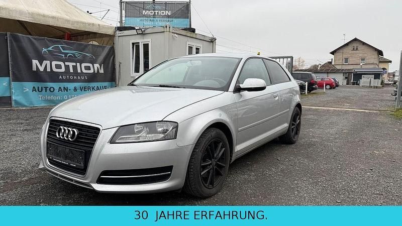 Silber Gebraucht 2011 Audi A3 Attraction Kleinwagen | 3.280 € (Superpreis) - Bild 1/4