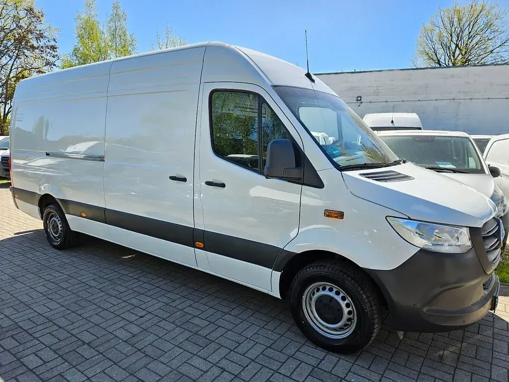 Second-hand Mercedes Sprinter 170 CP (125 kW) 2025 Alb Van