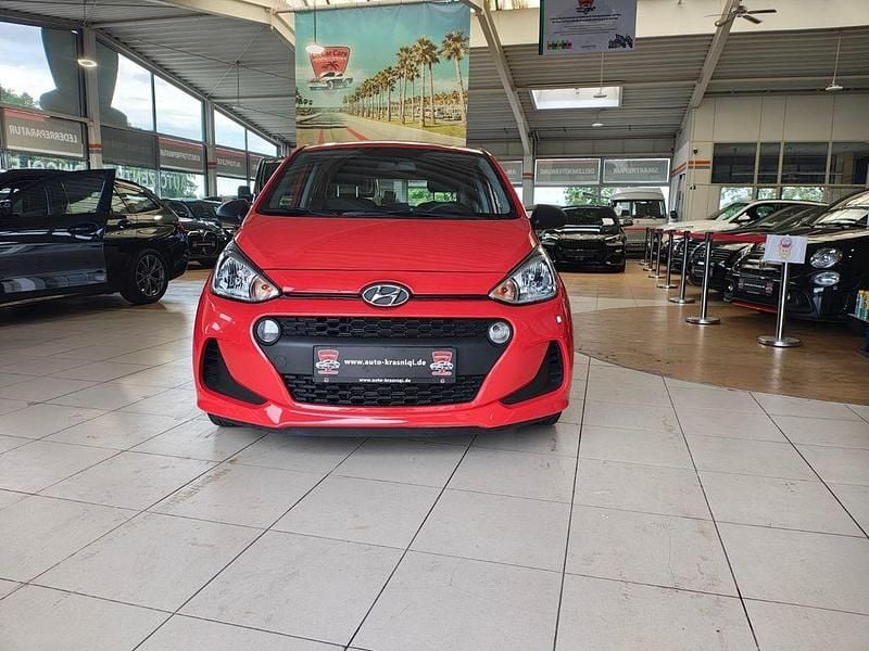 Gebraucht Hyundai i10 Pure 67 PS (49 kW) 2019 Rot Kleinwagen