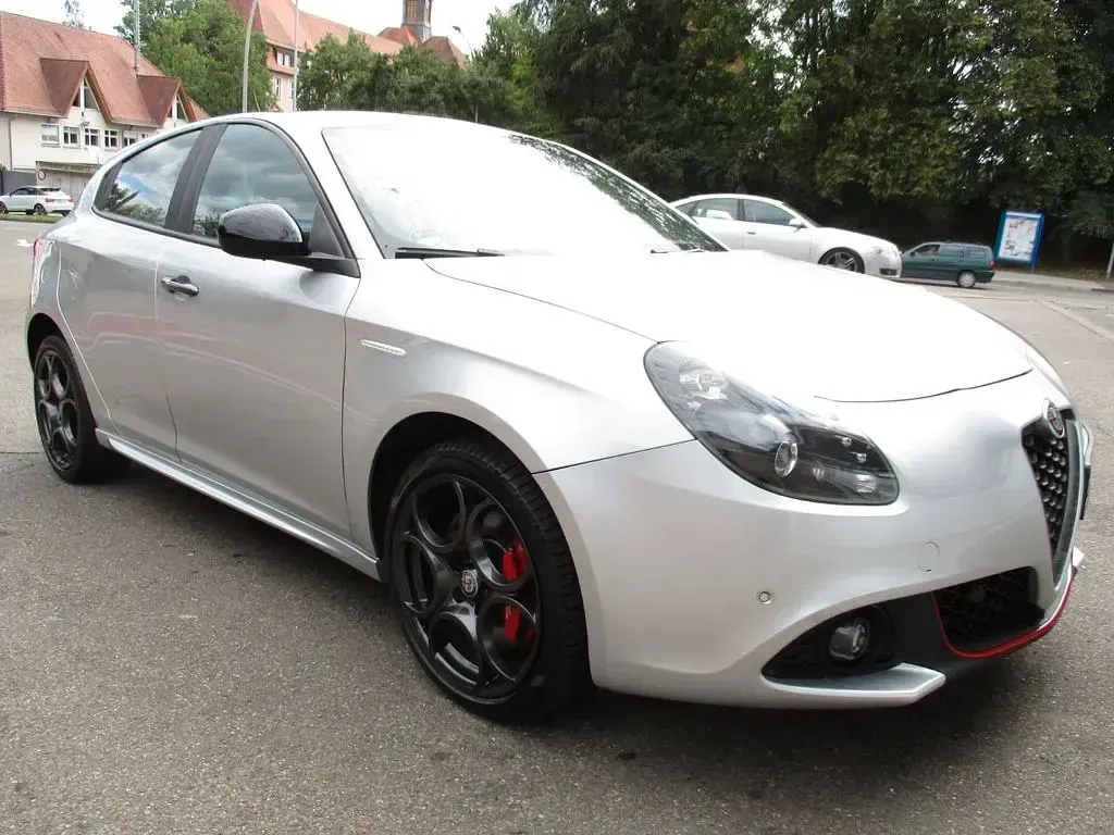 Gebraucht Alfa Romeo Giulietta Super 150 PS (110 kW) 2017 Grau Kleinwagen